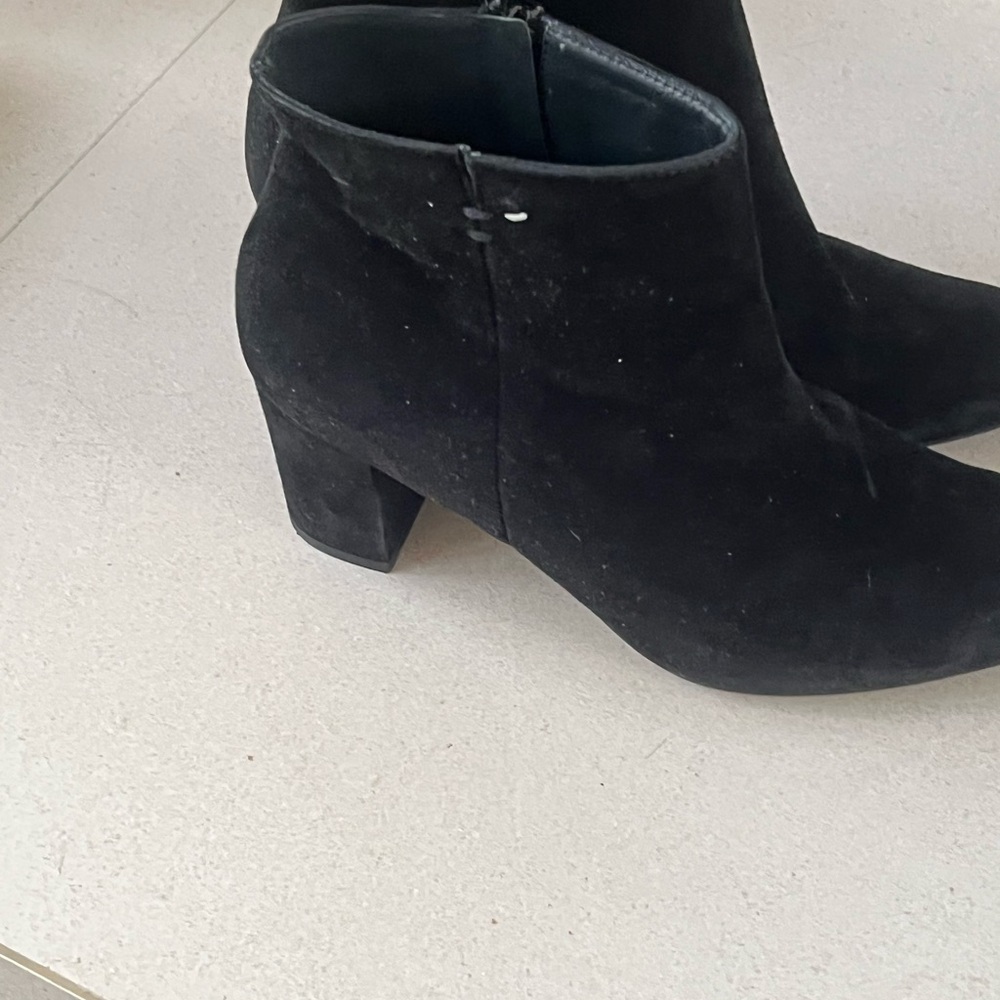 Paul Green Black Ankle Booties with Chunky Heel